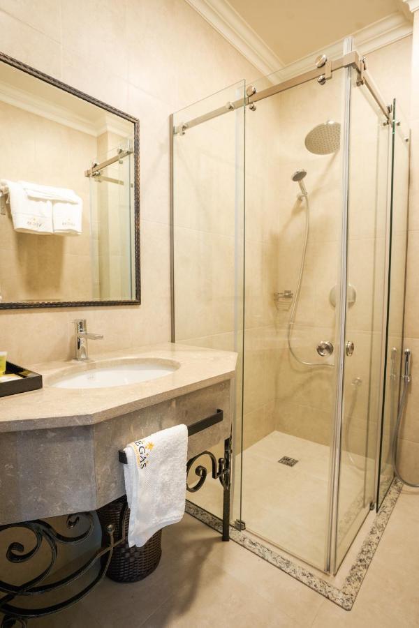 Vegas Hotel Akhalkalaki Екстериор снимка