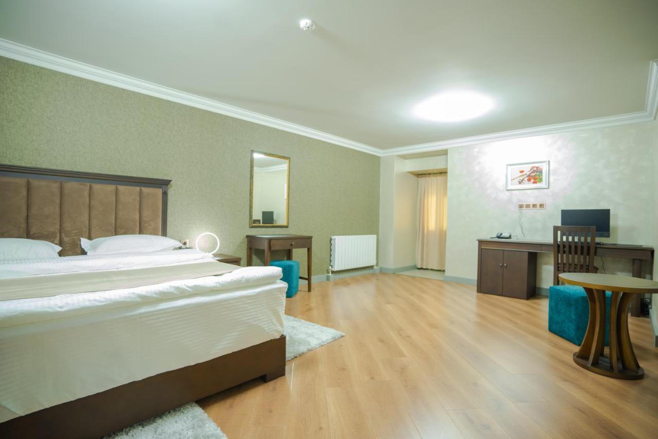 Vegas Hotel Akhalkalaki Екстериор снимка
