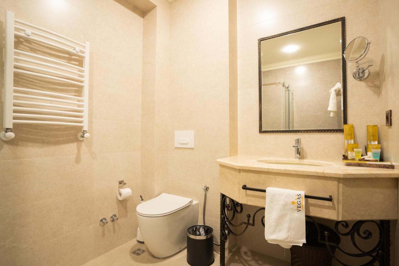 Vegas Hotel Akhalkalaki Екстериор снимка